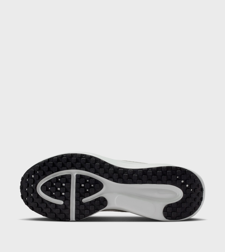 سنيكرز جري ريفوليوشن 8