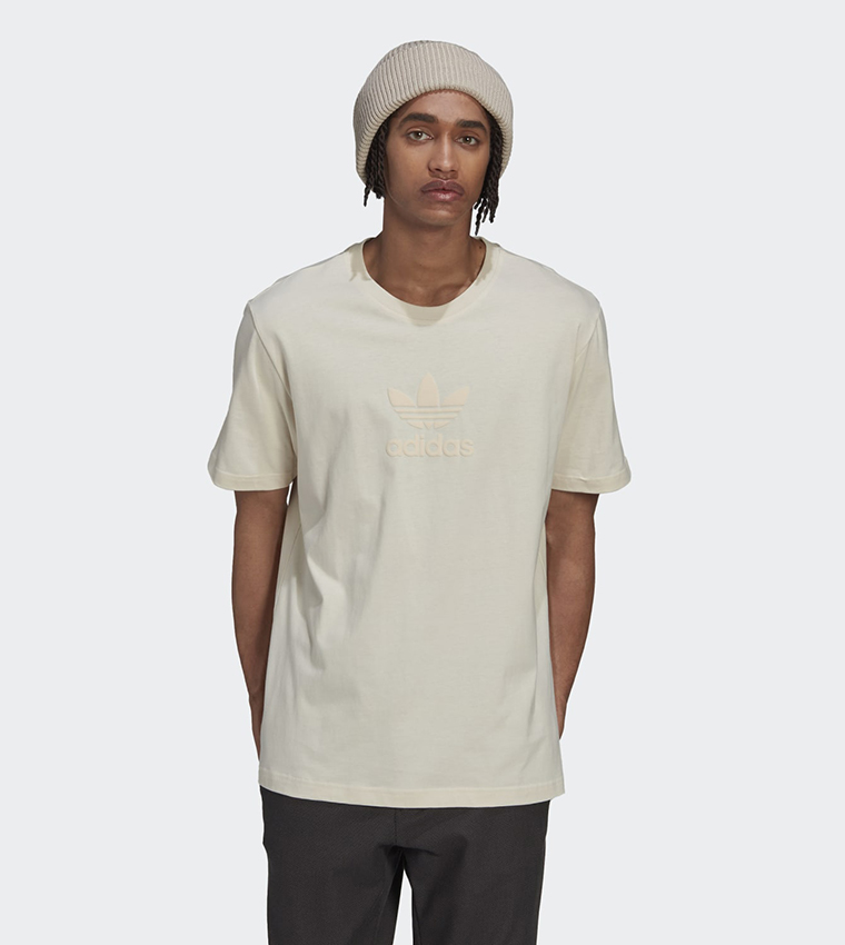 Adidas off hotsell white t shirt