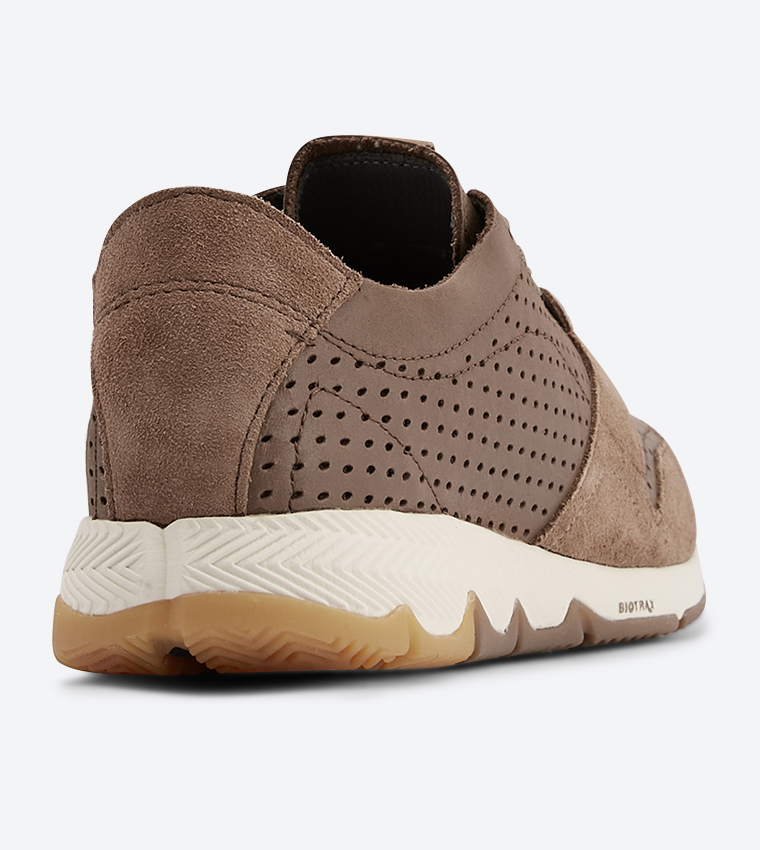 Hush puppies biotrax best sale