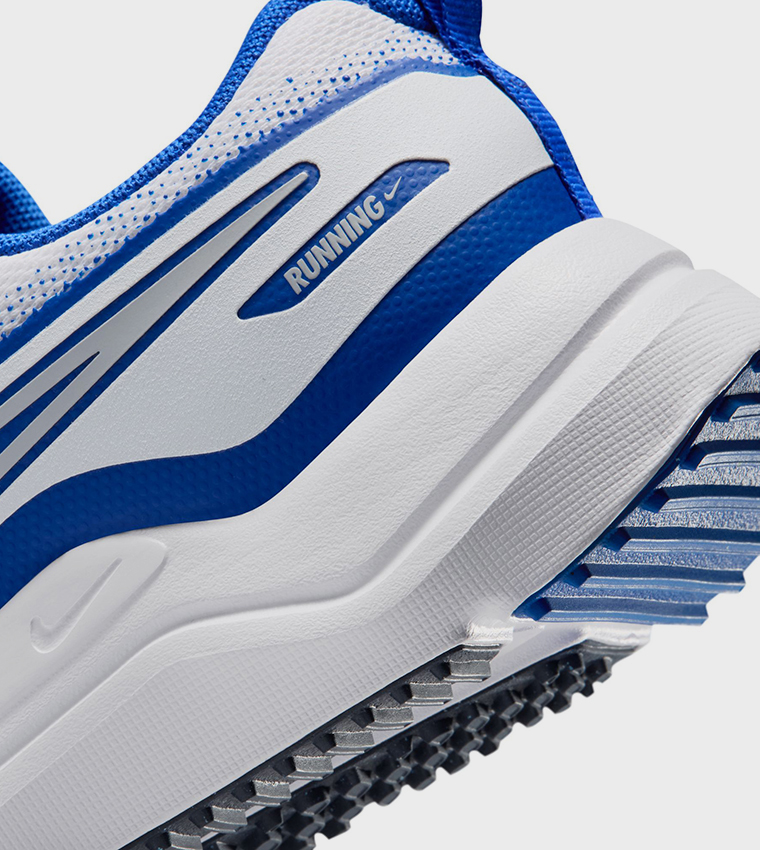 حذاء كوزميك رنر بتفاصيل متباينة ورباط