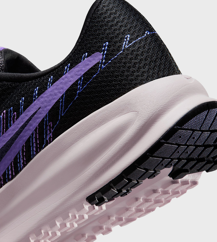 RUN DEFY Lace-Up Shoes