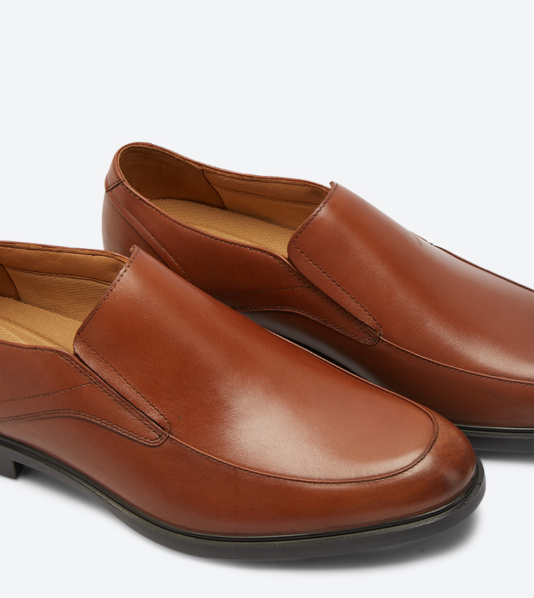 Turner Mt Block Heel Almond Toe Slip-Ons - Tan