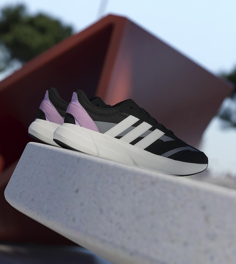 سنيكرز لايت شفت 2.0 مخطط