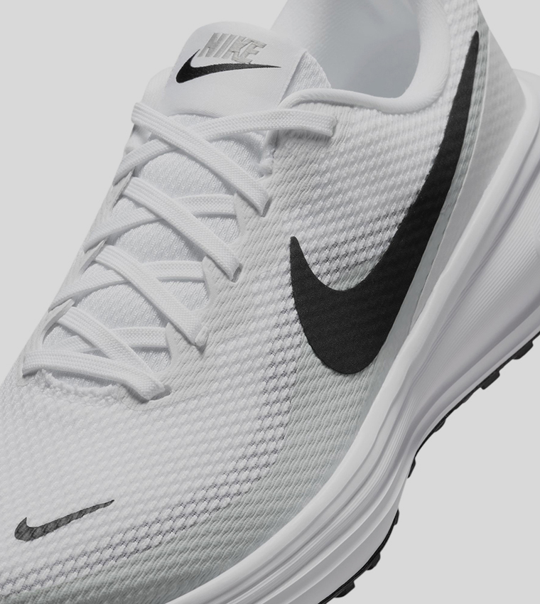 REVOLUTION 8 Running Shoes