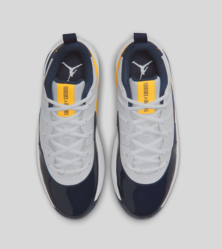 سنيكرز كرة سلة جوردن ماكس أورا 7