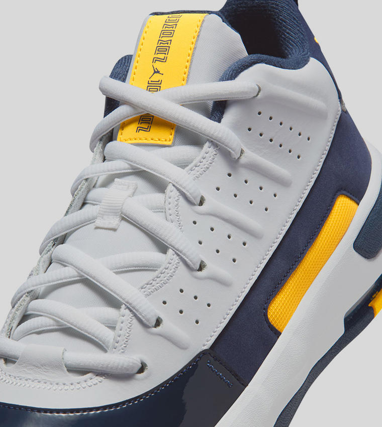 سنيكرز كرة سلة جوردن ماكس أورا 7