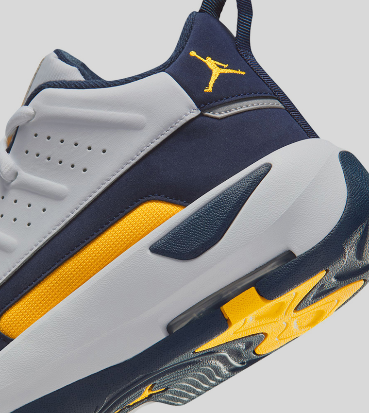 سنيكرز كرة سلة جوردن ماكس أورا 7