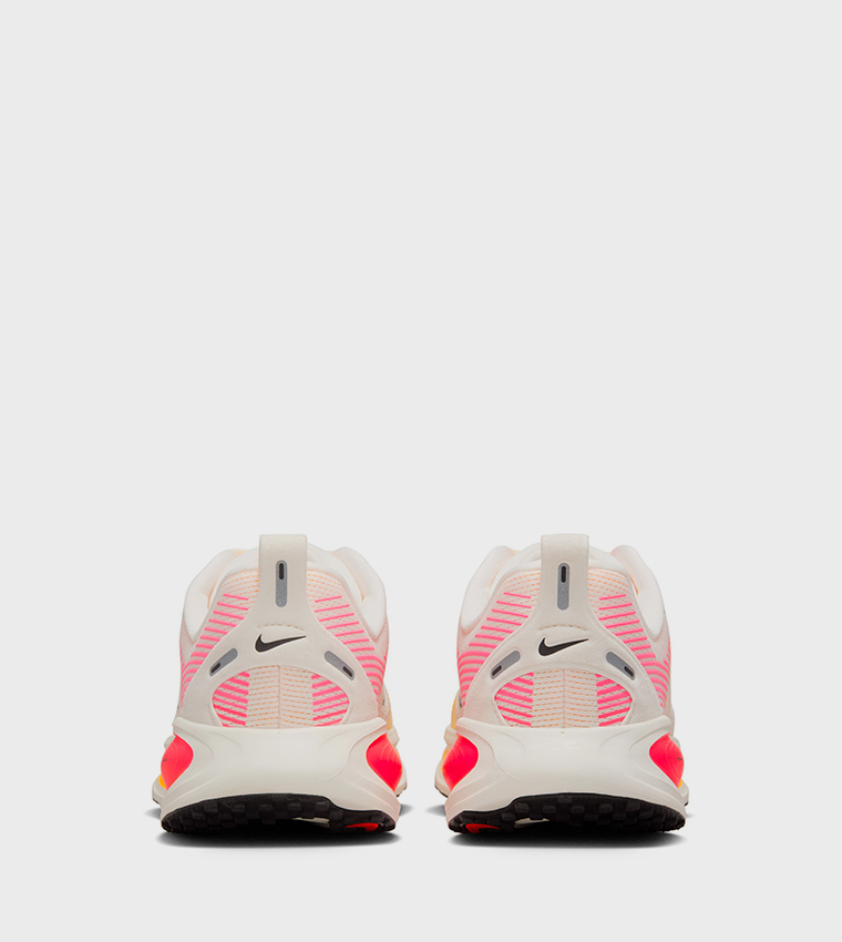 VOMERO 18 GS Runner Sneakers
