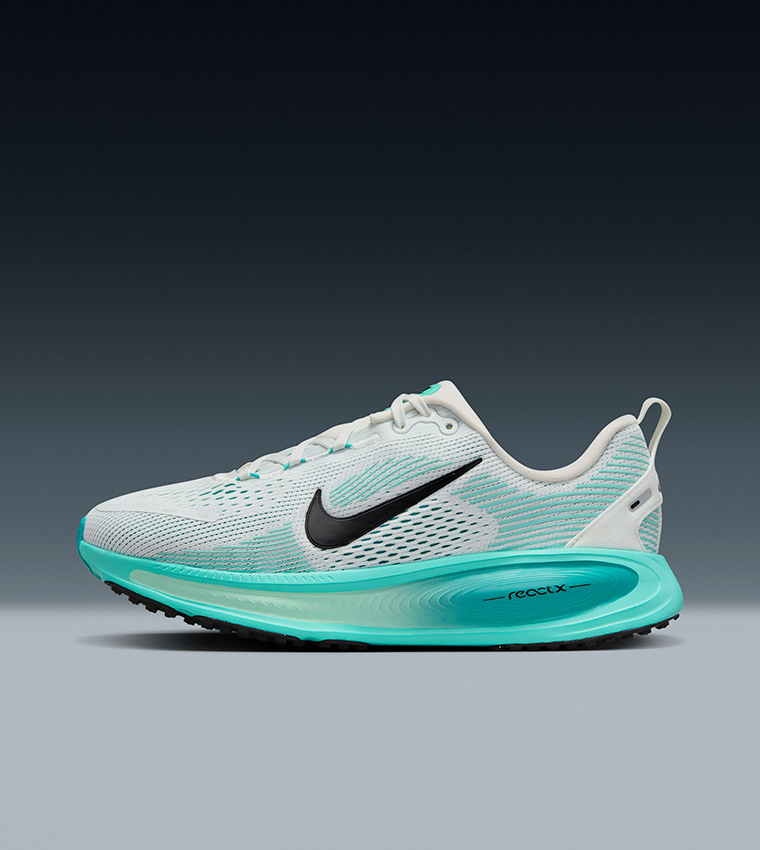 VOMERO 18 GS Runner Sneakers