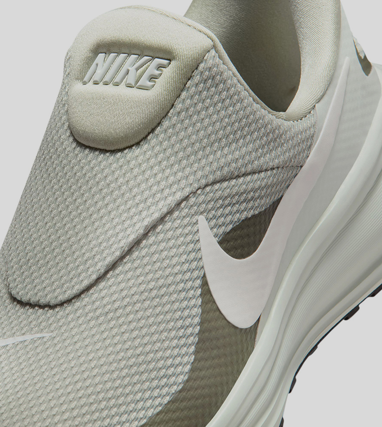 REVOLUTION 8 EASYON Slip-On Shoes