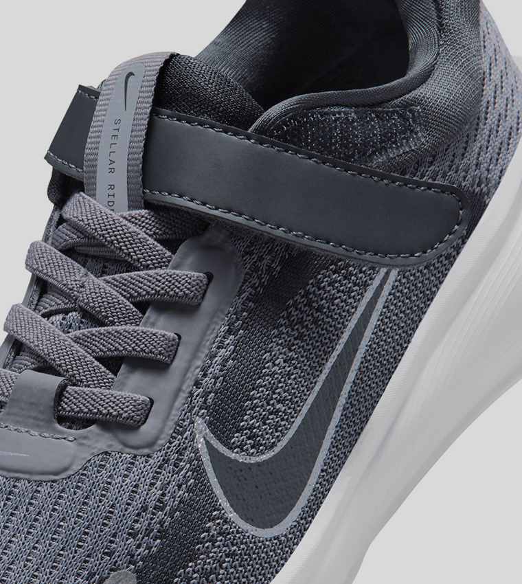 حذاء جري ستيلار رايد بشعار وحزام فليكرو