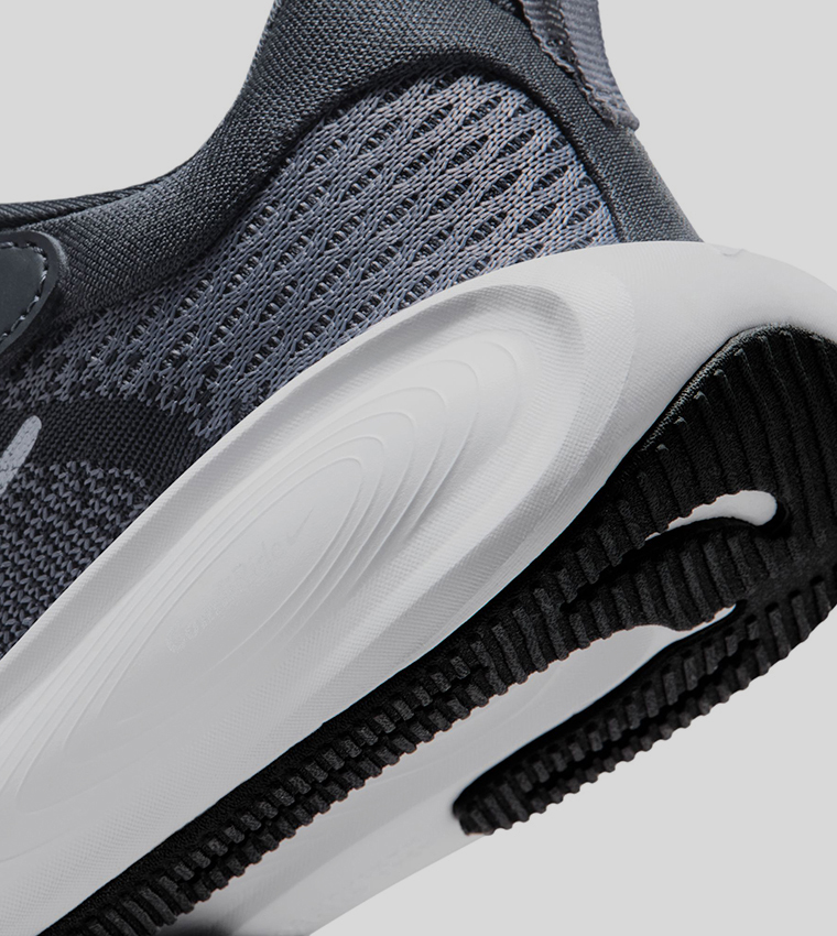 حذاء جري ستيلار رايد بشعار وحزام فليكرو