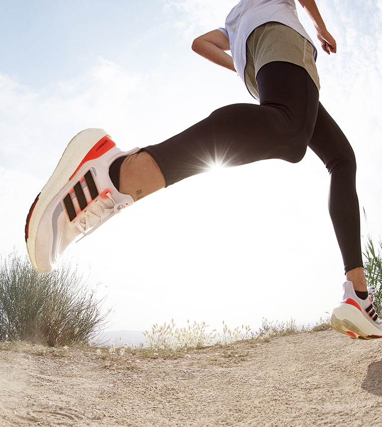 حذاء جري ULTRABOOST LIGHT برباط