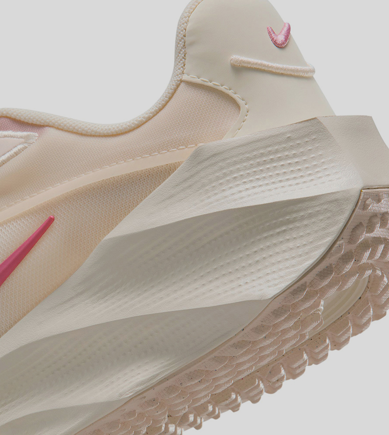 سنيكرز جري ستايل ريسبونس واي 3 كيه