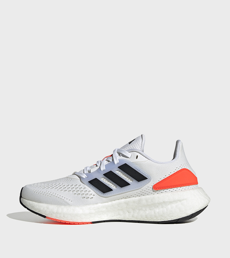 حذاء رياضي بيوربوست شبكي برباط 