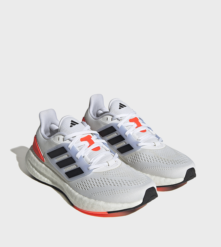 حذاء رياضي بيوربوست شبكي برباط 