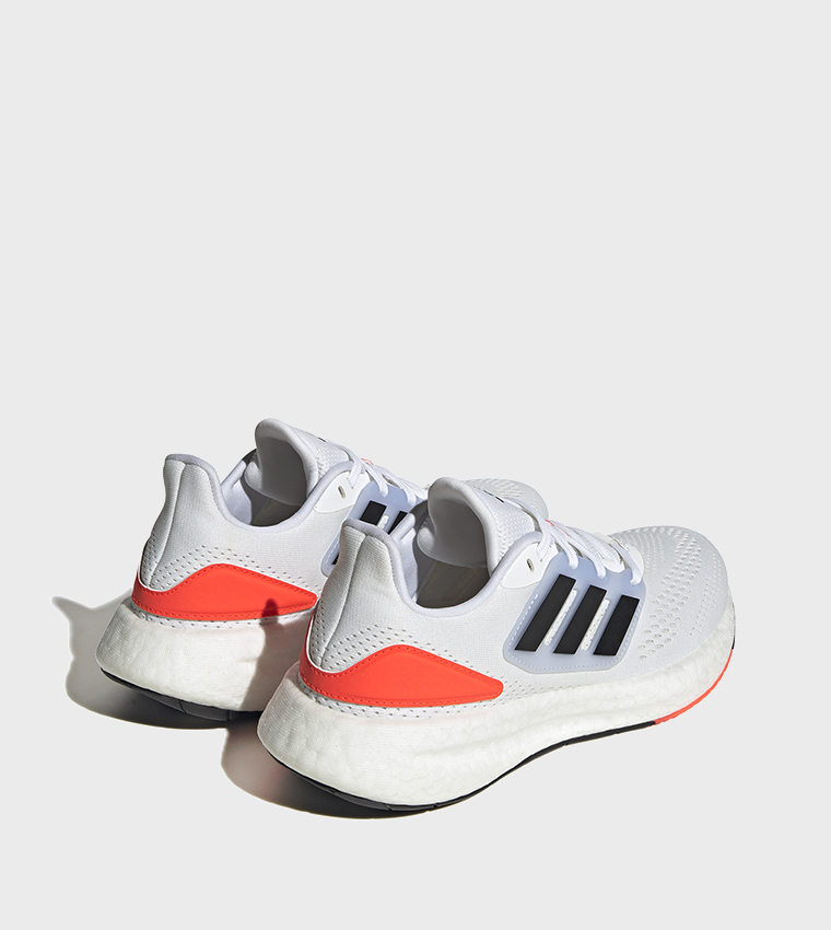 حذاء رياضي بيوربوست شبكي برباط 