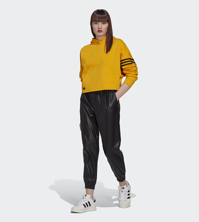 Black and yellow deals adidas sweatshirt