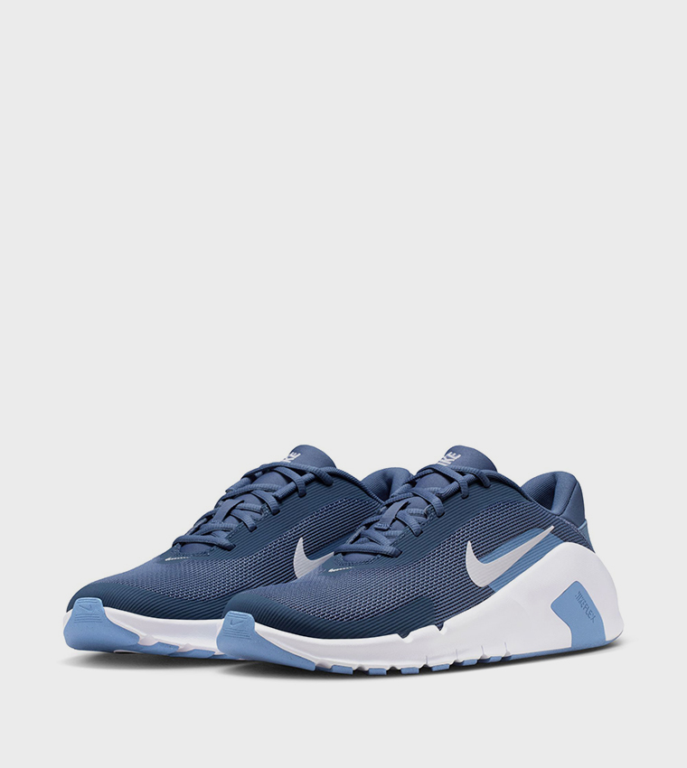 nike lace up trainers