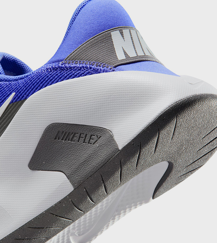 FLEX Lace-Up Training Shoes