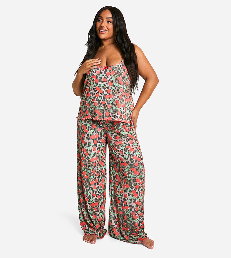 طقم بيجاما بطبعة كرز ليوبارد ومقاس كبير