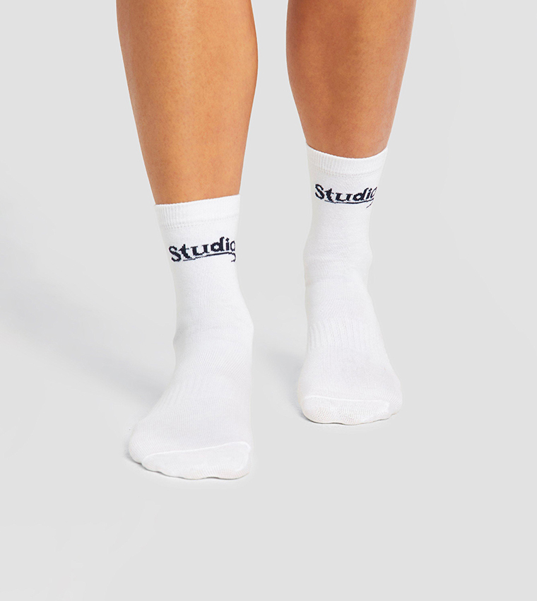 جوارب بيلاتس غير قابلة للانزلاق