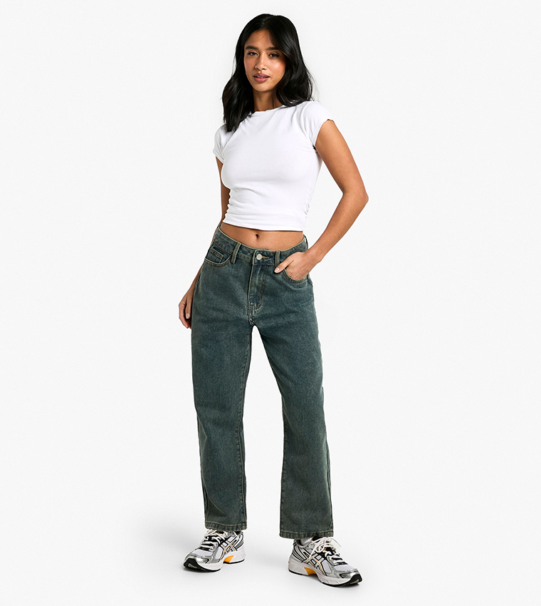 Petite Washed Straight Fit Jeans