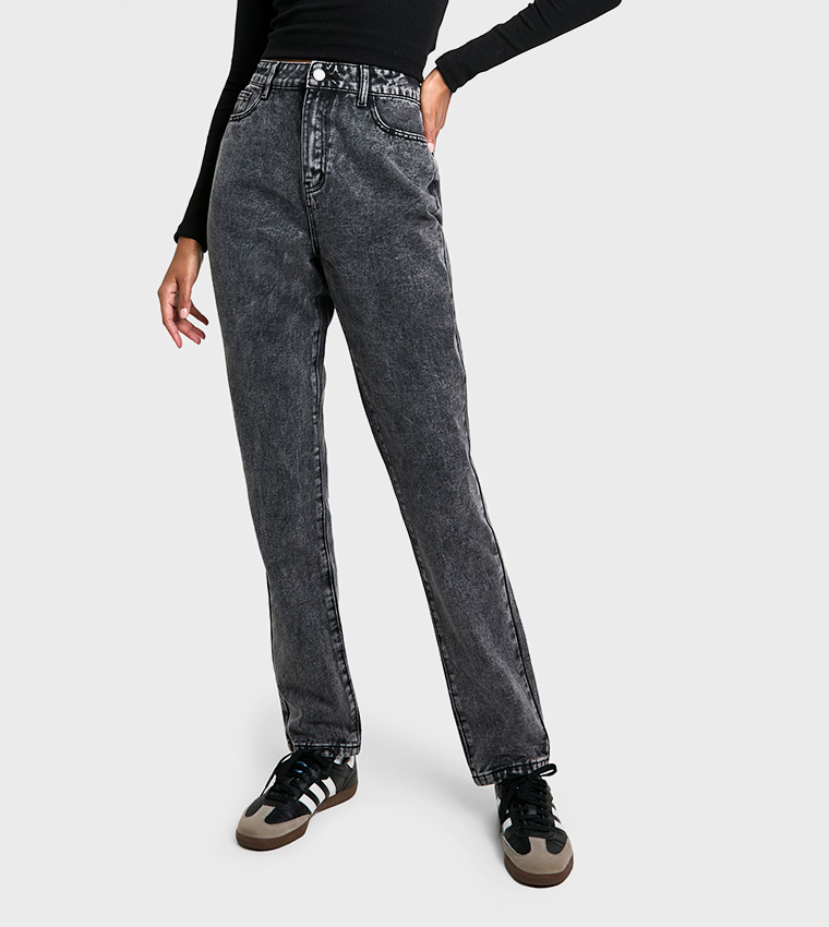 Buy Boohoo Tall High Waist Mom Fit Jeans In Black 6thStreet UAE