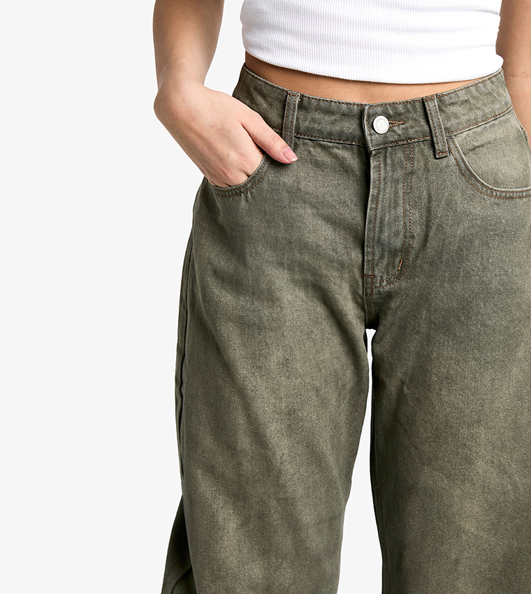 Faded Carrot Leg Jeans