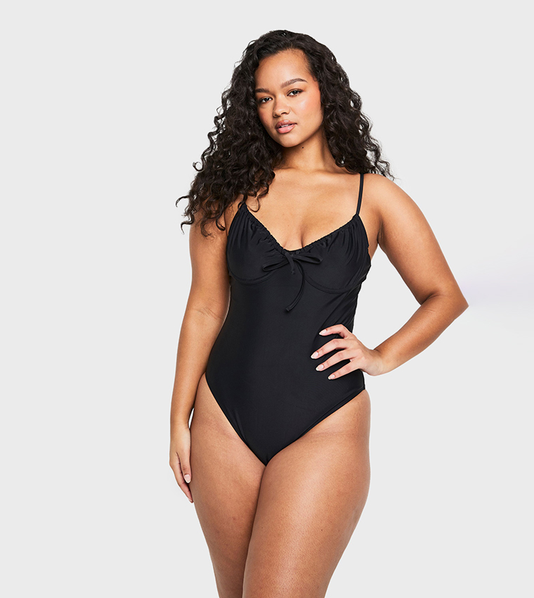 مايوه للمقاسات الكبيرة