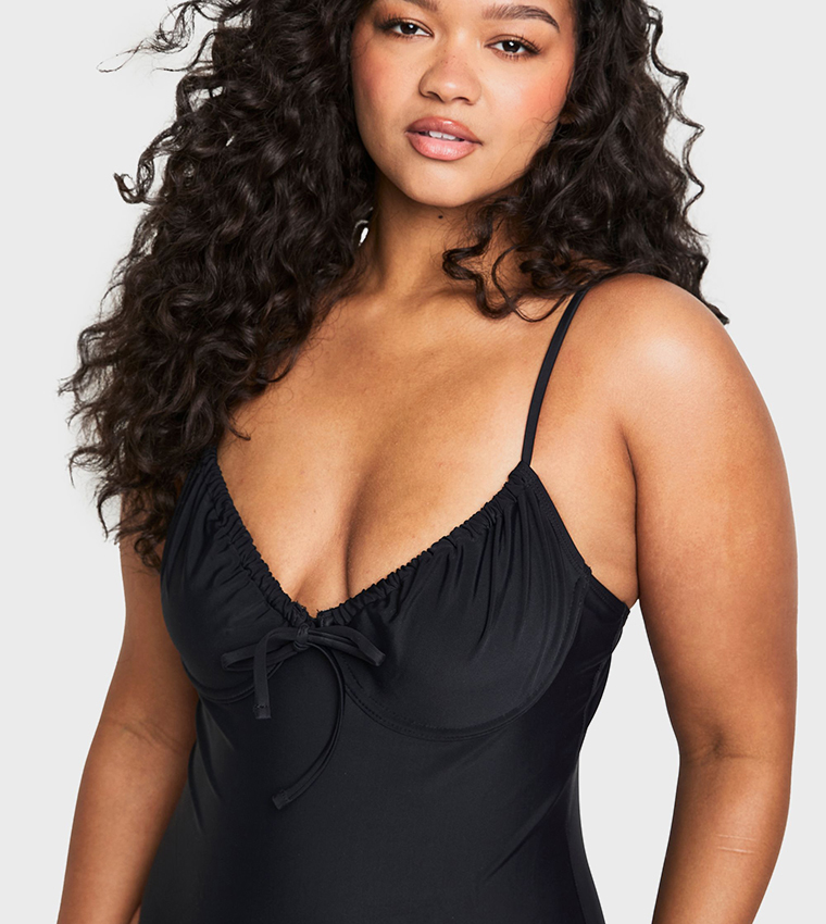 مايوه للمقاسات الكبيرة