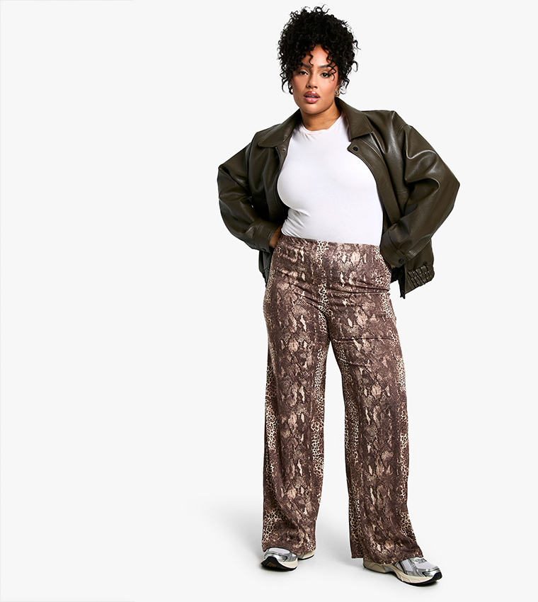 بنطال واسع بطبعة جلد التمساح
