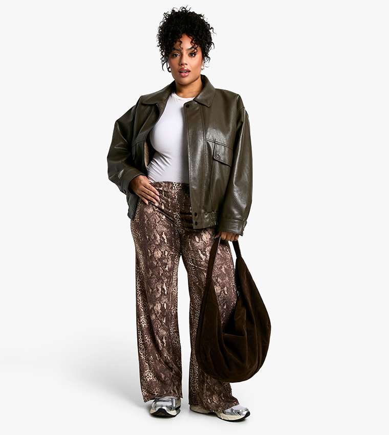 بنطال واسع بطبعة جلد التمساح