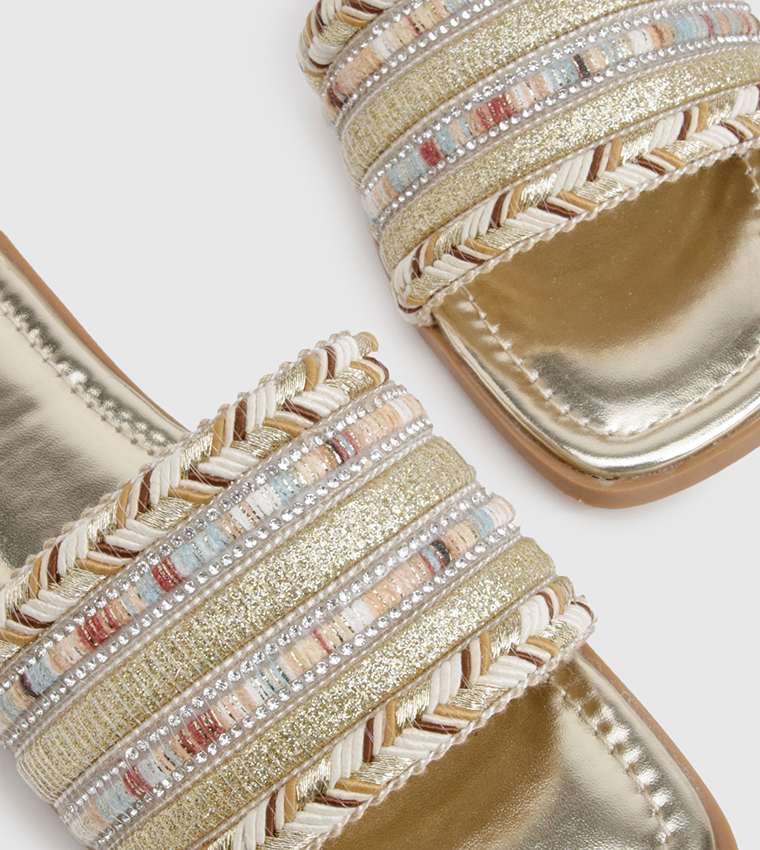 Embroidered Detail Flat Sandals