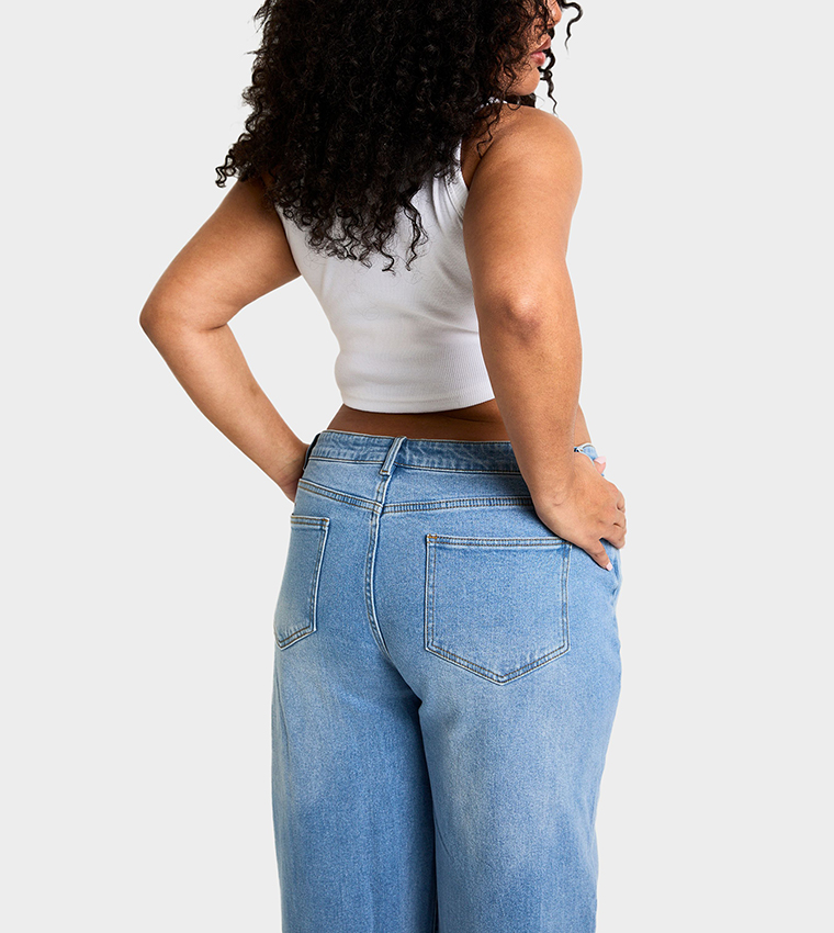 Curve Washed Boyfriend Fit Jeans