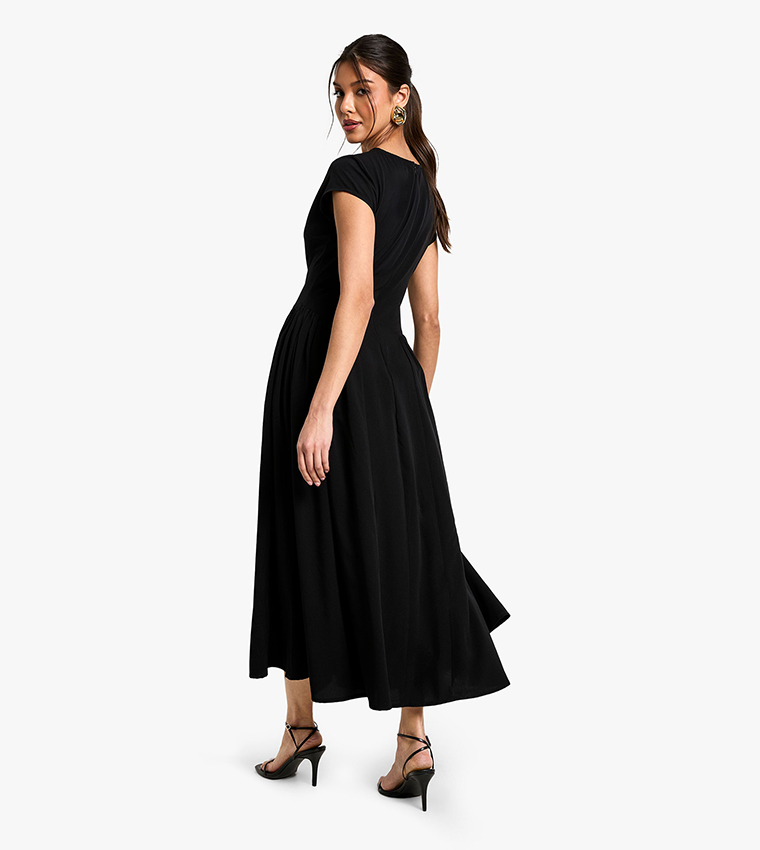 فستان ميداكسي بتنورة مزمومة 