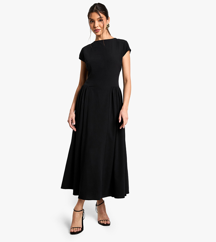 فستان ميداكسي بتنورة مزمومة 