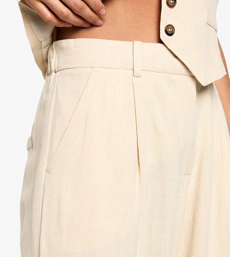 بنطال واسع شبه لينن للمقاسات الصغيرة 