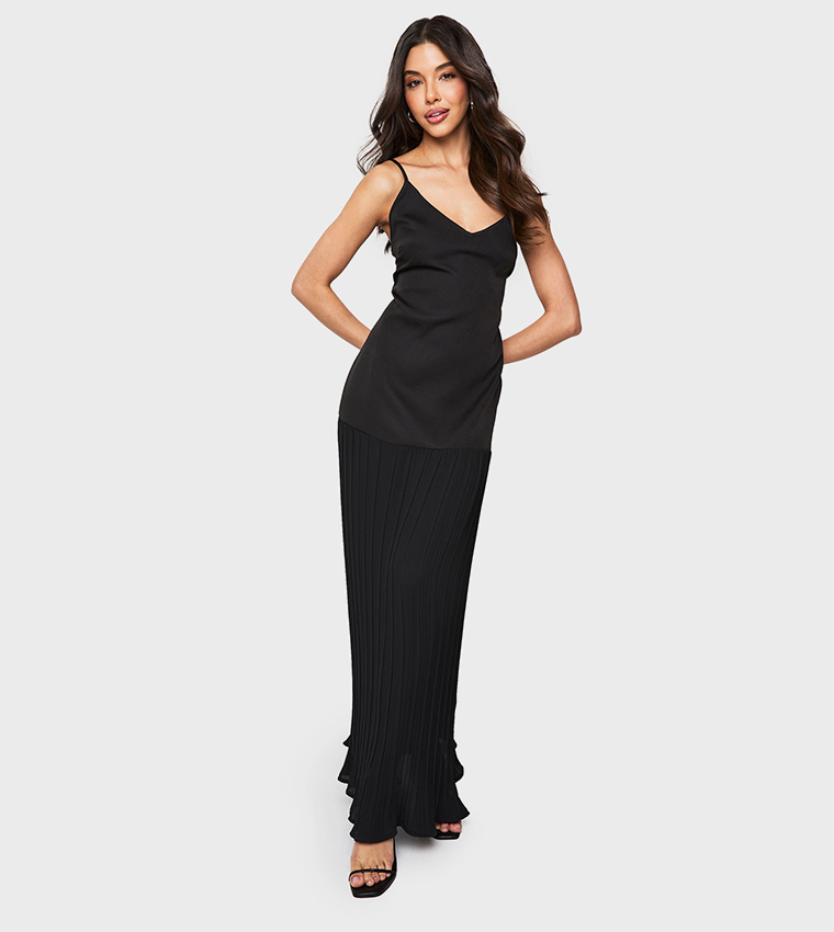 Buy Boohoo Dropped Waist Pleated Maxi Dress In Black