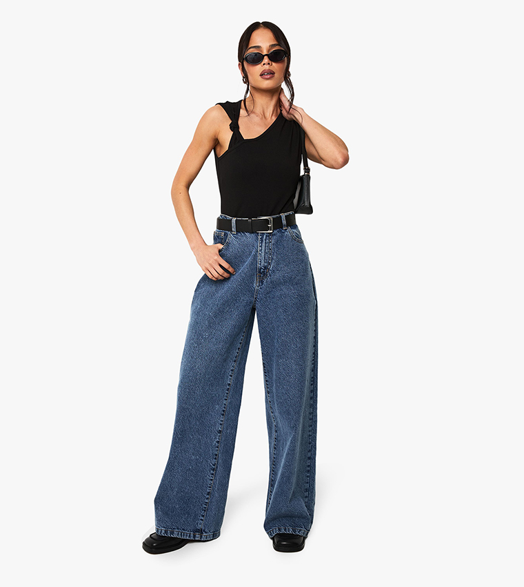 Knot Detail Asymmetric Neckline Top