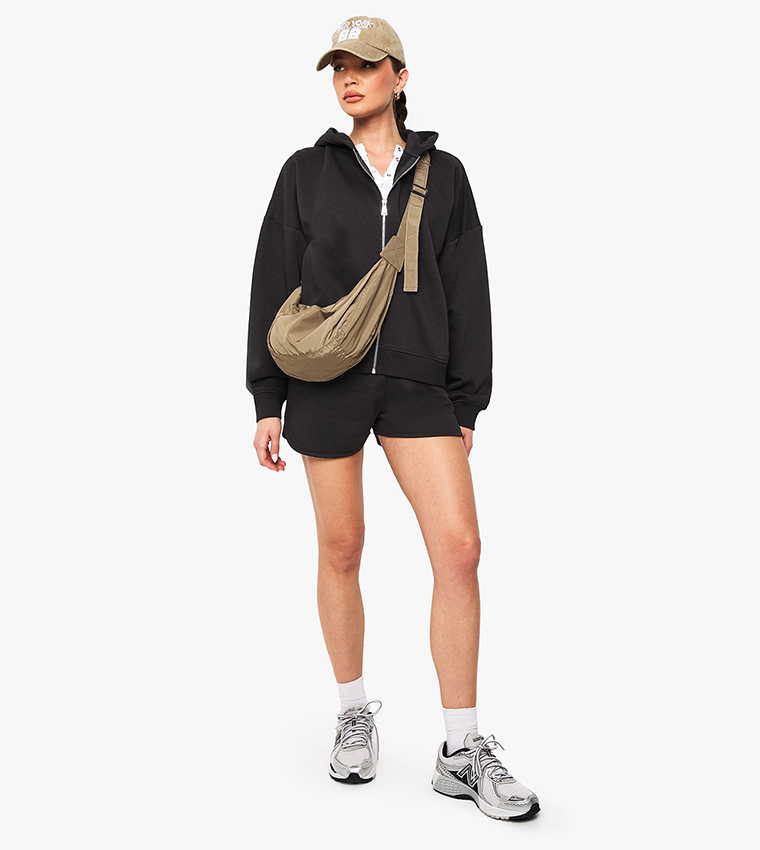 Elastic Waist Runner Sweat Shorts