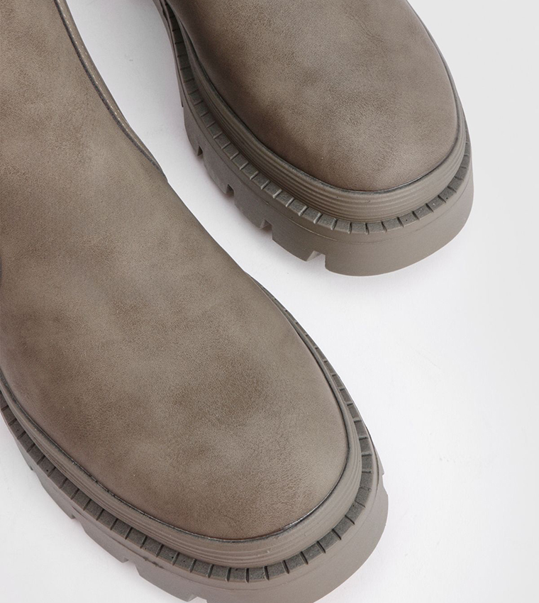 بوت بطول الركبة 