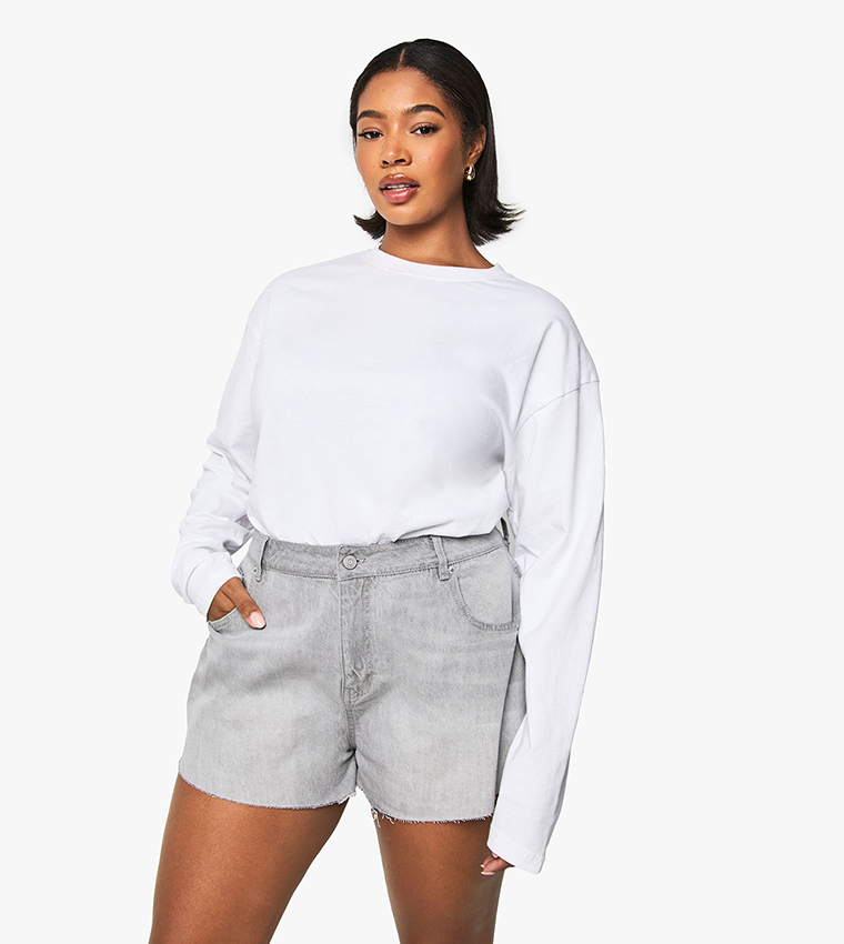 Curve Raw Hem Denim Shorts