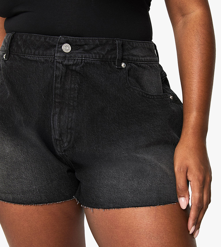 Curve Raw Hem Denim Shorts