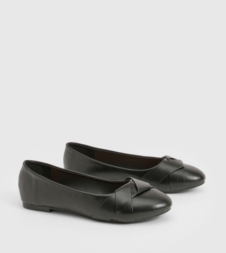 Solid Twist Front Ballerinas