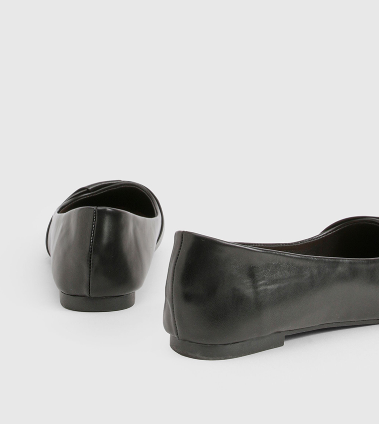Solid Twist Front Ballerinas