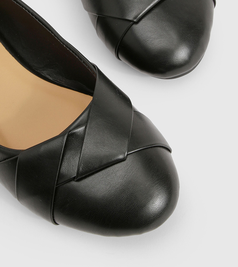 Solid Twist Front Ballerinas