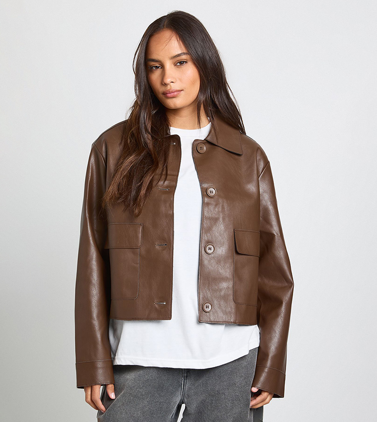 جاكيت جلد صناعي بأزرار