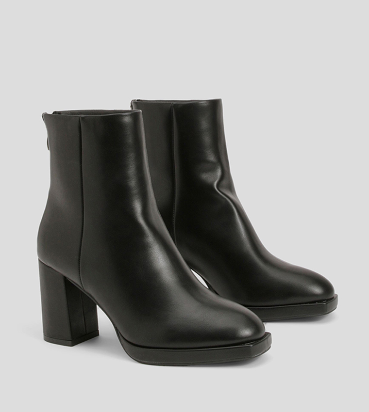 بوت بكعب عالي 