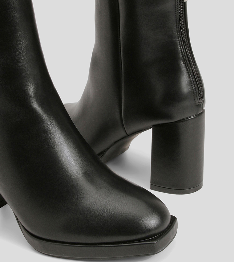 بوت بكعب عالي 